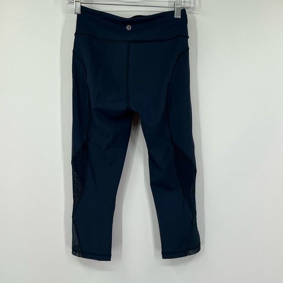 Lululemon Twist & Train Crop Leggings 19" in Jaded - Picture 4 of 5